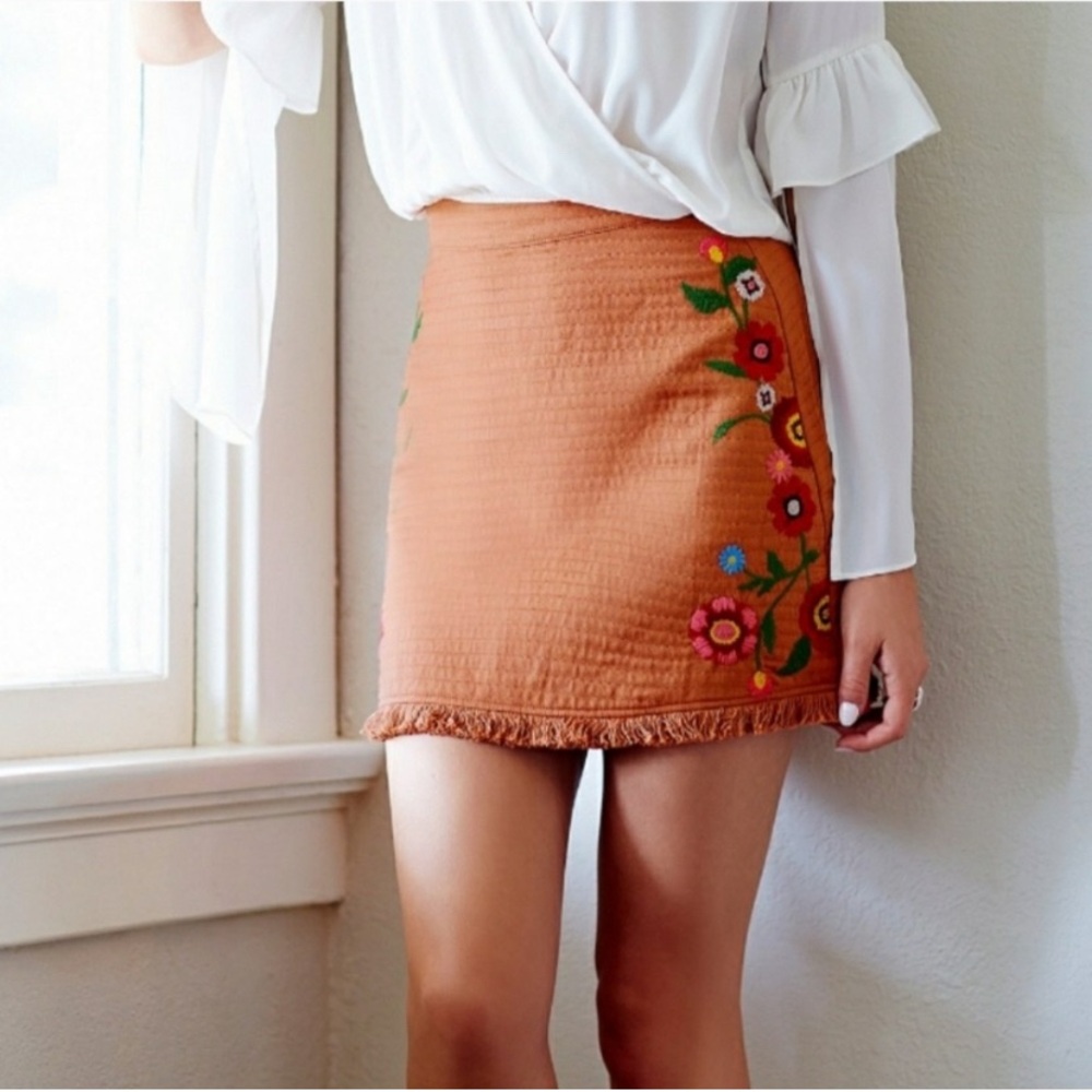 GB Gianni Bini Summer Spice Embroidered Floral Mini Skirt, (NWT)